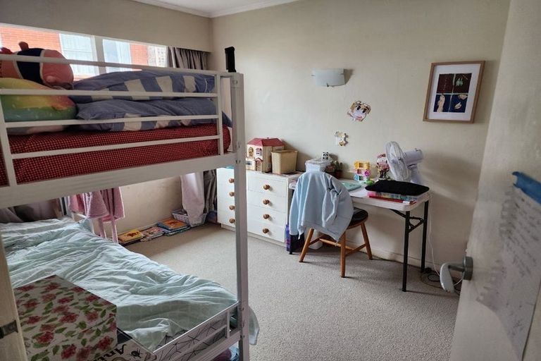 Photo of property in 2/303 Pakuranga Road, Pakuranga Heights, Auckland, 2010