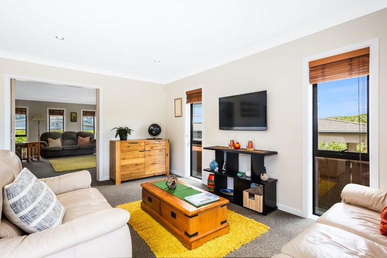 Photo of property in 14a Kaimai Place, Aotea, Porirua, 5024