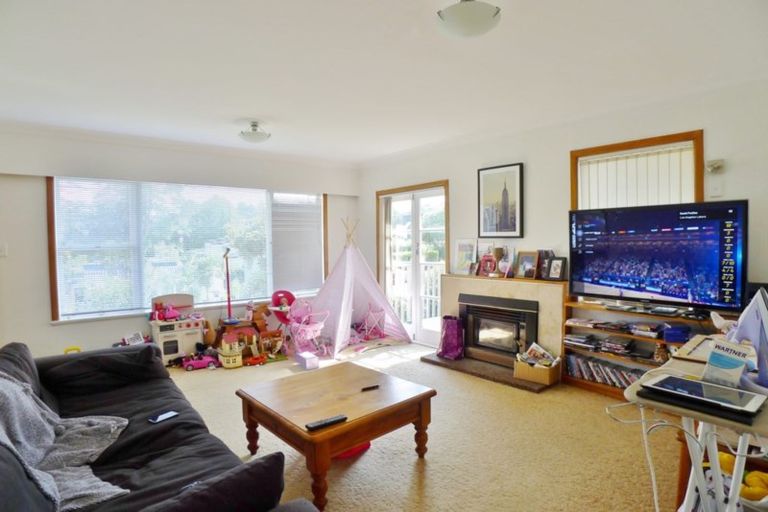 Photo of property in 20 Kenmure Avenue, Forrest Hill, Auckland, 0620