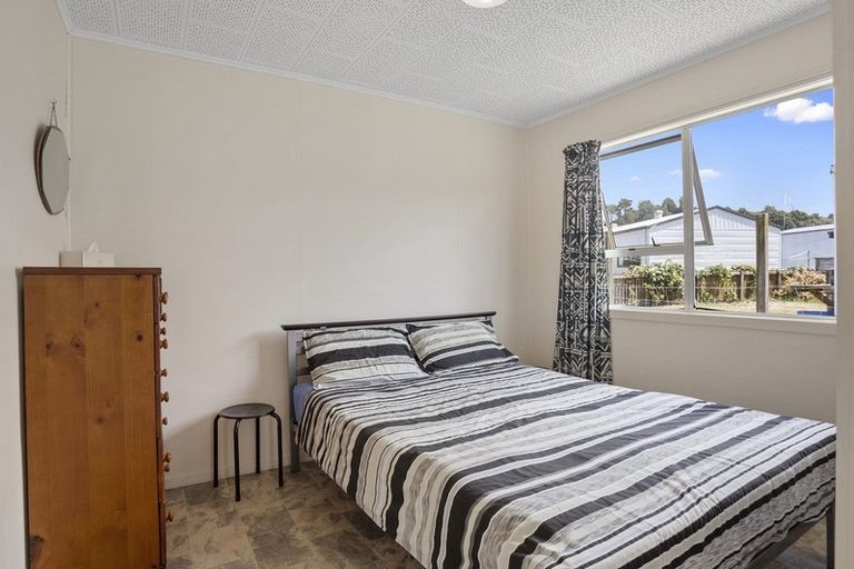 Photo of property in 16 Banks Street, Cooks Beach, Whitianga, 3591