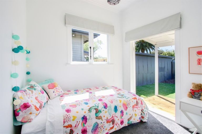 Photo of property in 48 Latham Street, Napier South, Napier, 4110