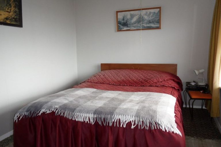 Photo of property in 3 Esplanade, Kaka Point, 9271