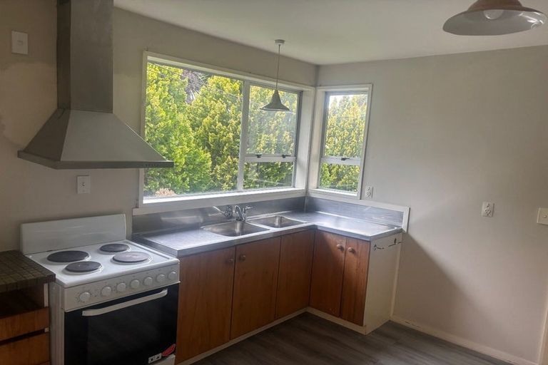 Photo of property in 8 Auburn Avenue, Upper Riccarton, Christchurch, 8041