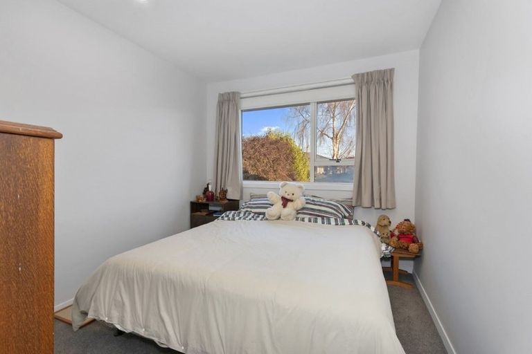 Photo of property in 143 Queenspark Drive, Parklands, Christchurch, 8083