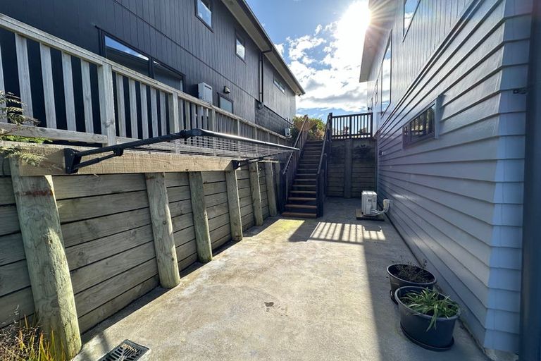 Photo of property in 34 Epic Way, Newlands, Wellington, 6037