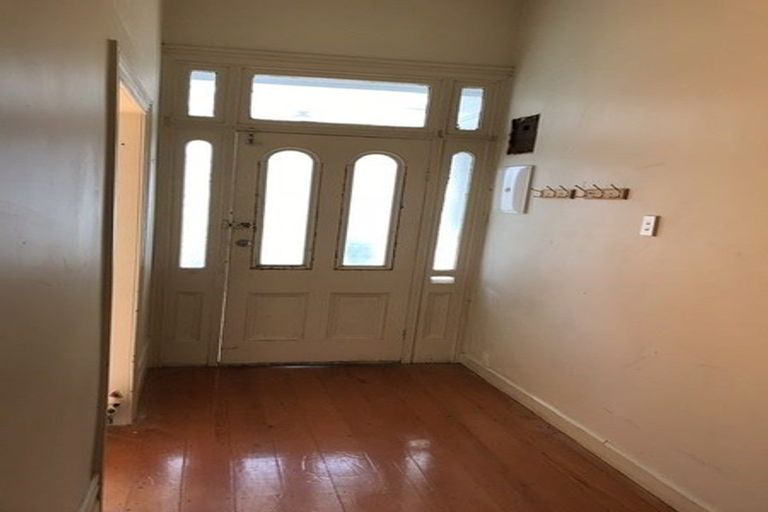 Photo of property in 1/4 George Street, Mangere East, Auckland, 2024