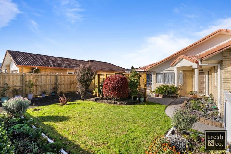 Photo of property in 25 Carisbrook Crescent, Papakura, 2110