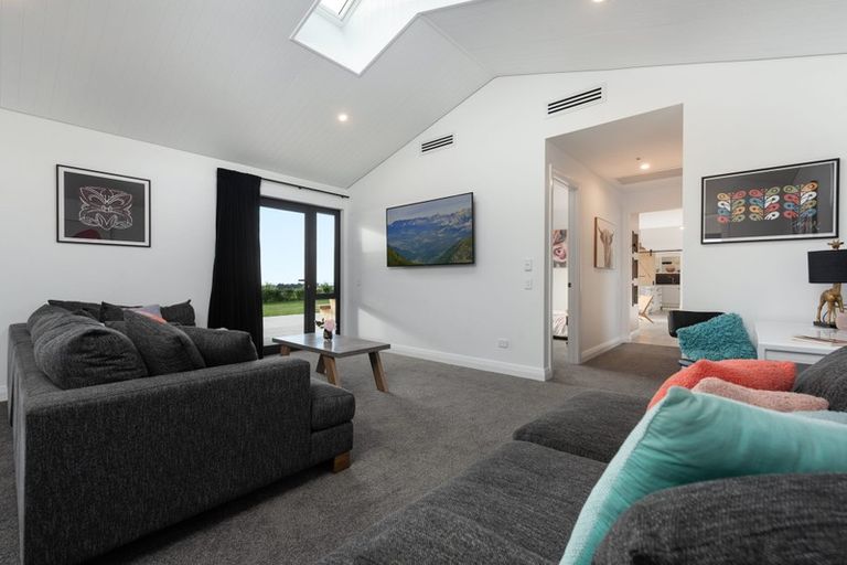 Photo of property in 2 Ekuarangi Place, Kaitake, New Plymouth, 4374