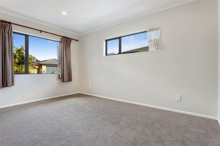 Photo of property in 28 Mili Way, Ranui, Auckland, 0612