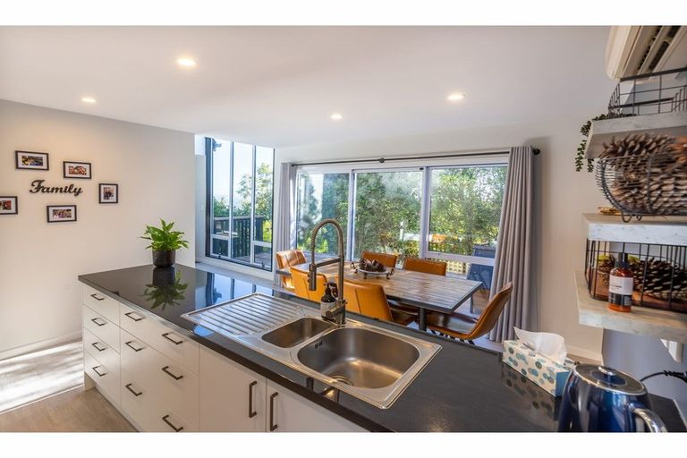 Photo of property in 87 Cannon Hill Crescent, Mount Pleasant, Christchurch, 8081