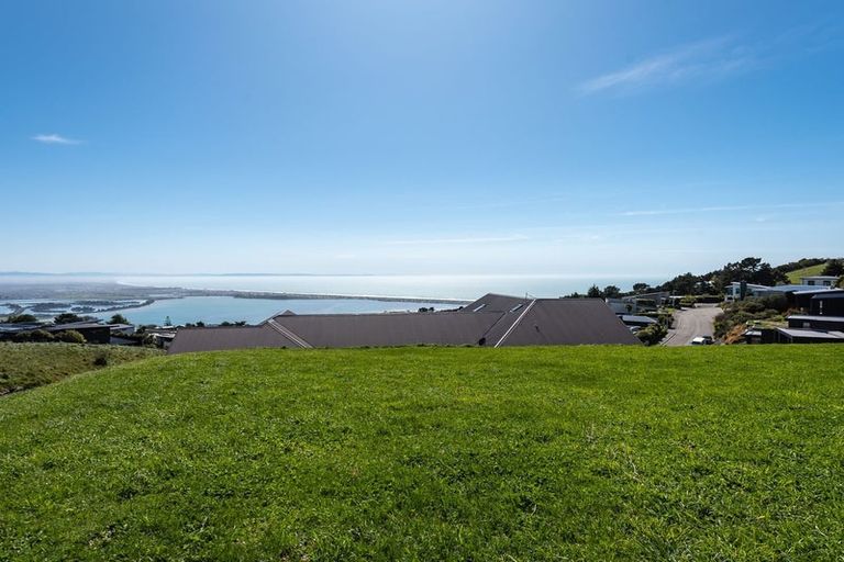 Photo of property in 4 Bluewater View, Mount Pleasant, Christchurch, 8081