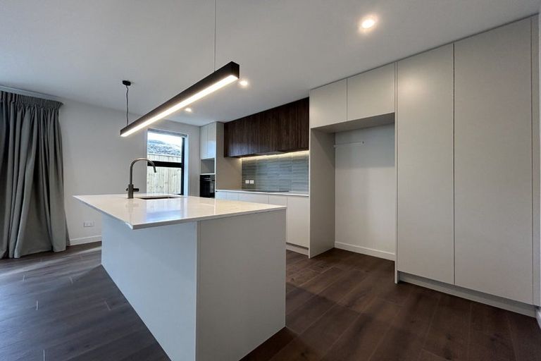 Photo of property in 12 Grain Close, Jacks Point, 9371