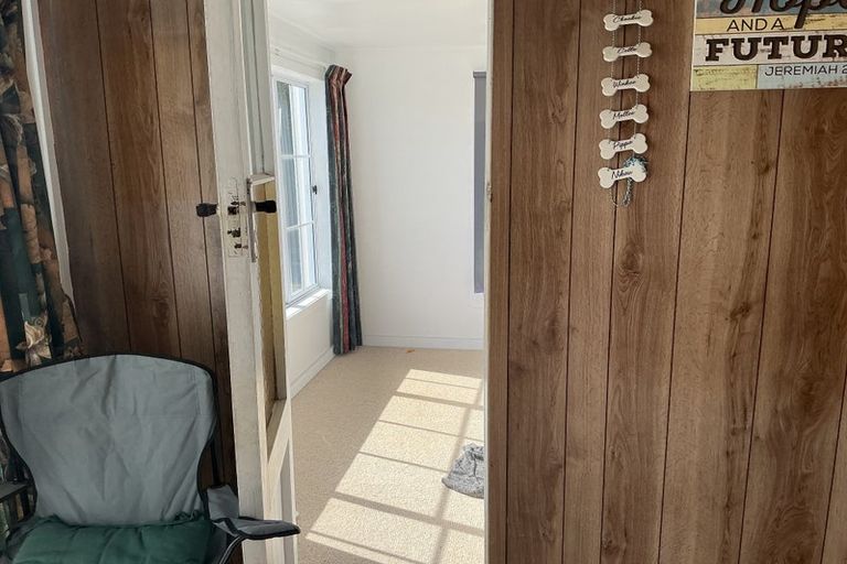 Photo of property in 306 South Road, Omata, New Plymouth, 4374