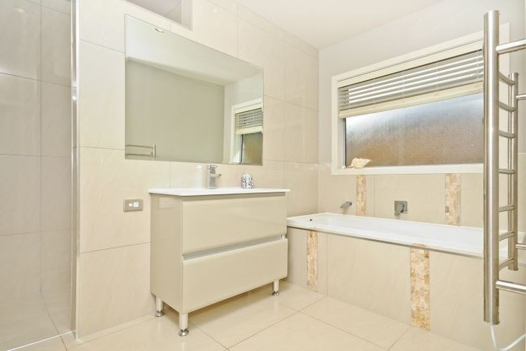 Photo of property in 12 Allgood Place, Rototuna North, Hamilton, 3210