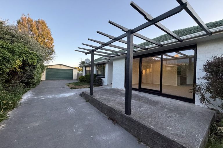 Photo of property in 37 Springbank Street, Bryndwr, Christchurch, 8053