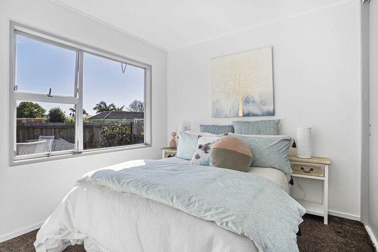 Photo of property in 1/1 Golf Road, New Lynn, Auckland, 0600