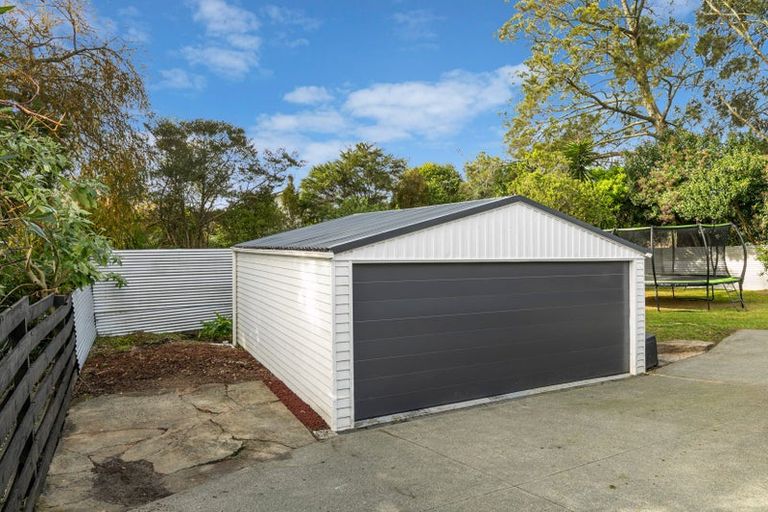 Photo of property in 1 Luanda Drive, Ranui, Auckland, 0612