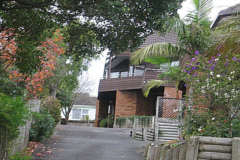 Photo of property in 2/62 Penzance Road, Mairangi Bay, Auckland, 0630