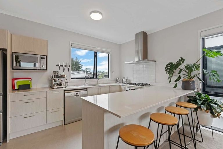 Photo of property in 5 Awamarino Way, Westgate, Auckland, 0614