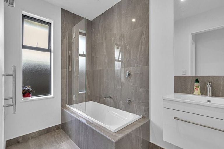 Photo of property in 17 Te Kanawa Lane, Rolleston, 7615