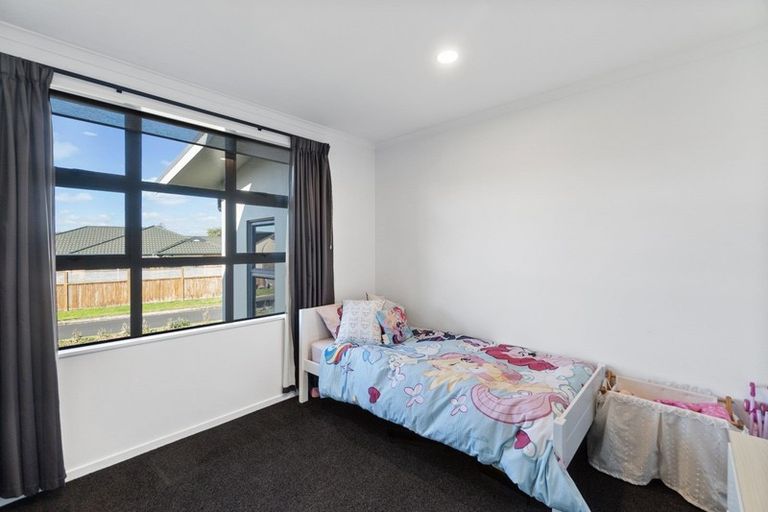 Photo of property in 54 Cairns Crescent, Rototuna, Hamilton, 3210
