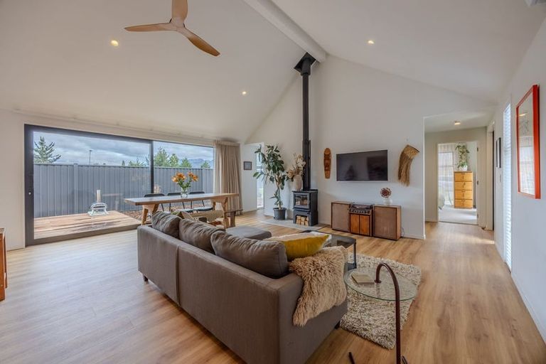 Photo of property in 8 Longview Drive, Lake Hawea, 9382