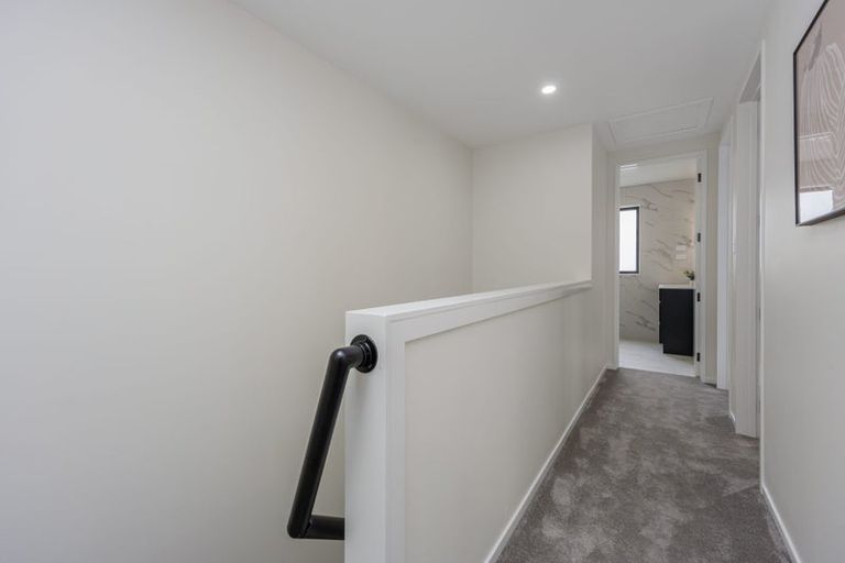 Photo of property in 9c Catalina Crescent, Forrest Hill, Auckland, 0620