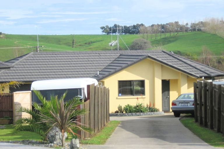 Photo of property in 16 Palm Grove Drive, Western Heights, Hamilton, 3200