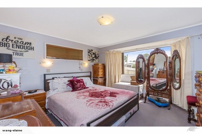 Photo of property in 1/66 Hogans Road, Glenfield, Auckland, 0629