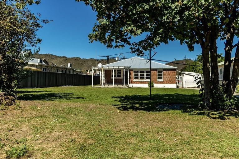 Photo of property in 22-24 Dunorling Street, Alexandra, 9320