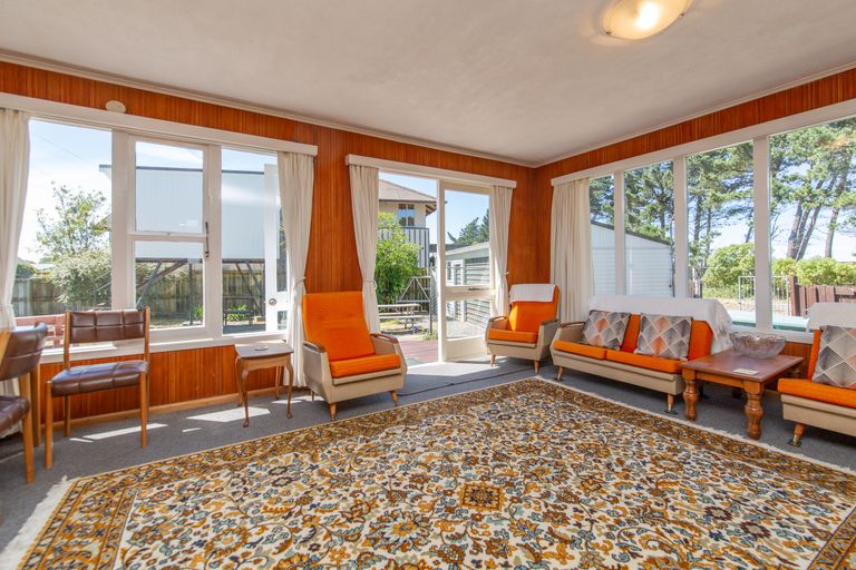 Photo of property in 39 Chamberlain Avenue, Amberley, 7481