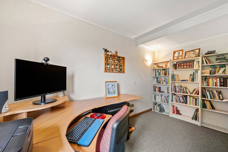 Photo of property in 79 Nicholson Road, Khandallah, Wellington, 6035