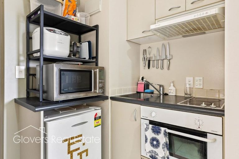 Photo of property in 4q/10 Crown Lynn Place, New Lynn, Auckland, 0600