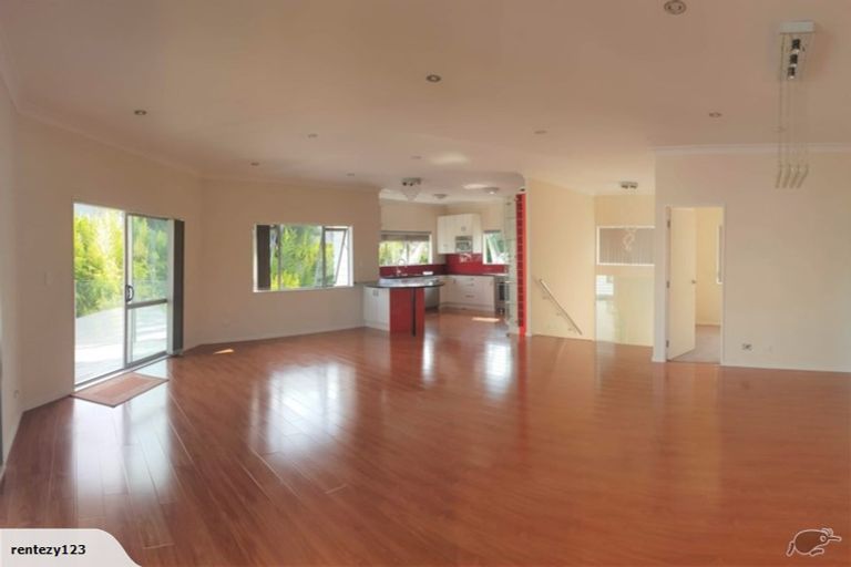 Photo of property in 30b Seacliffe Road, Hillsborough, Auckland, 1042
