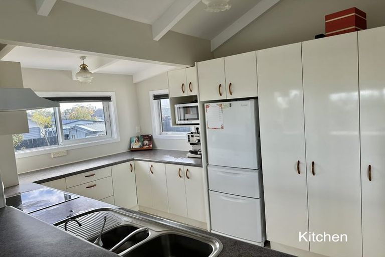Photo of property in 81 Luckens Road, West Harbour, Auckland, 0618