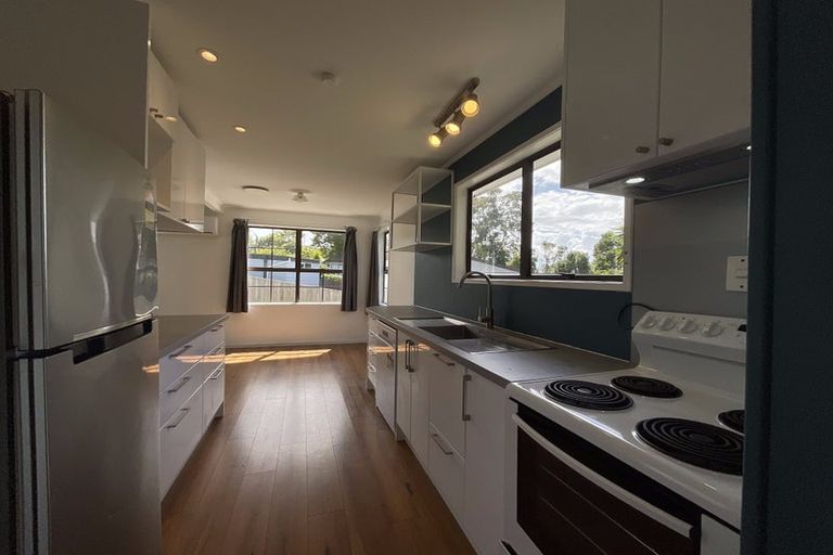 Photo of property in 3 Coey Place, Glen Eden, Auckland, 0602