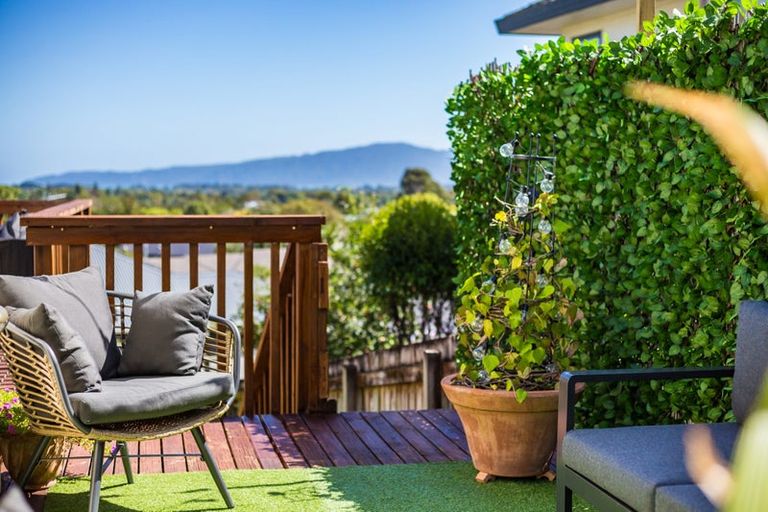 Photo of property in 56 Kakariki Grove, Waikanae, 5036