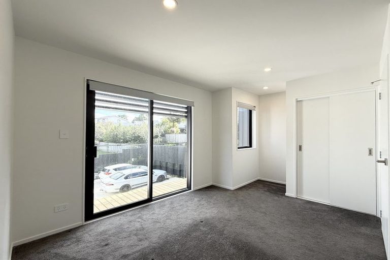Photo of property in 12d Woodhouse Place, West Harbour, Auckland, 0618