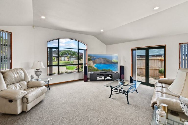 Photo of property in 3 Trossach Place, Wattle Downs, Auckland, 2103