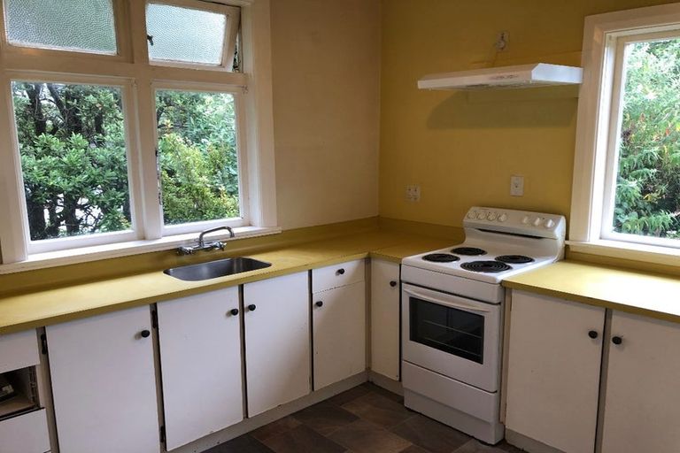 Photo of property in 24 Izard Road, Khandallah, Wellington, 6035