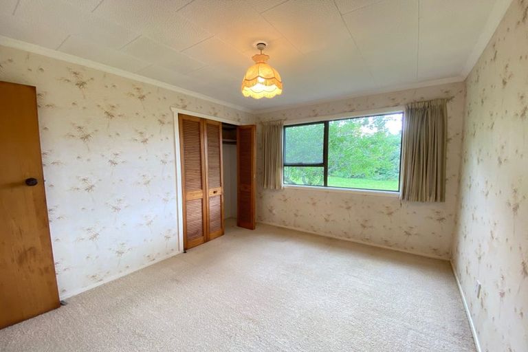 Photo of property in 76 Tawa Road, Kumeu, 0891