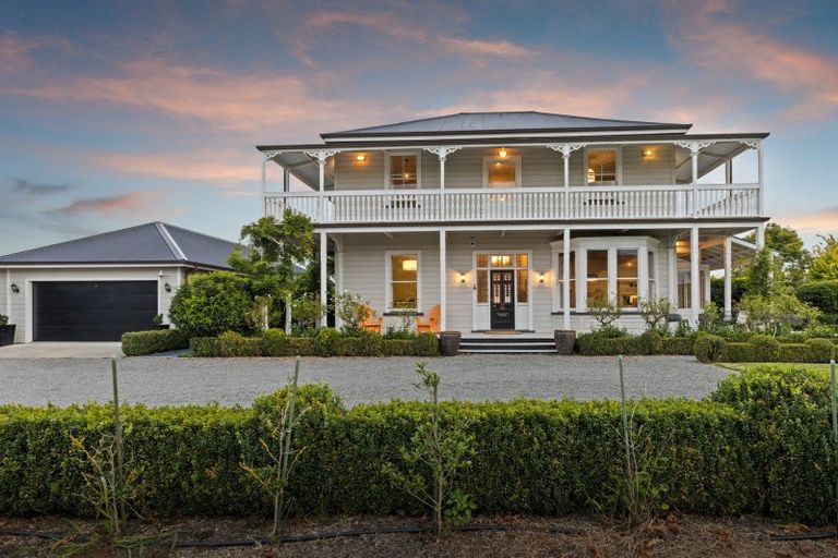 Photo of property in 340 Lawn Road, Clive, Hastings, 4180