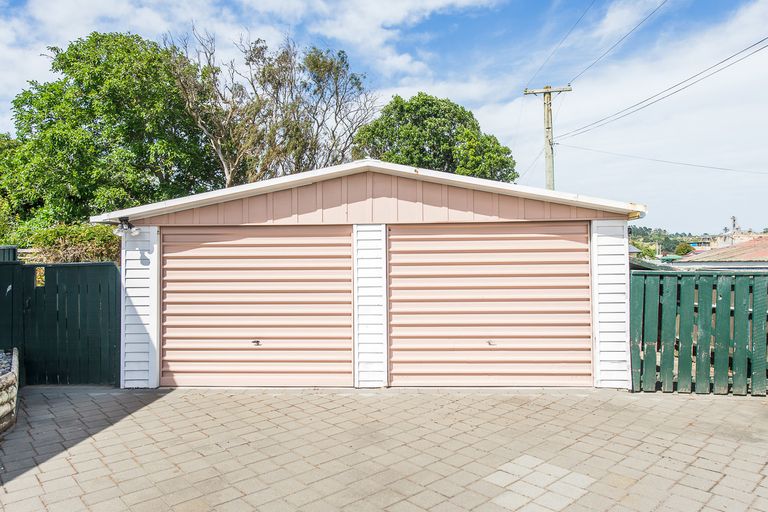 Photo of property in 5 Gibson Place, Dannevirke, 4930