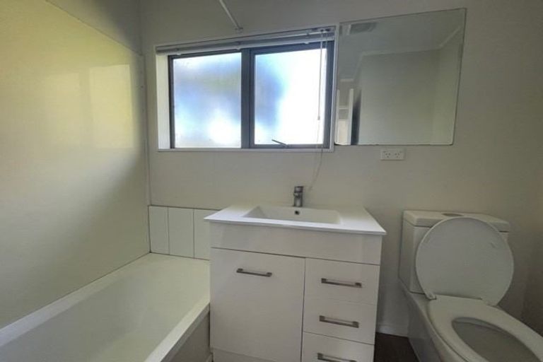 Photo of property in 7 Mirage Place, Beach Haven, Auckland, 0626