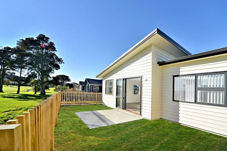 Photo of property in 22 Totara Meadows Court, Wiri, Auckland, 2104