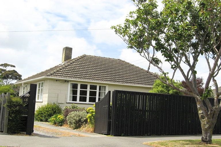 Photo of property in 18 Bateman Avenue, Bryndwr, Christchurch, 8053