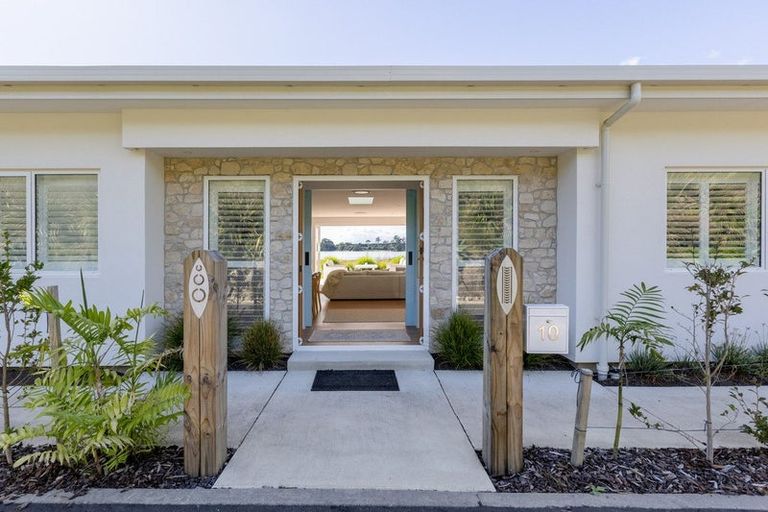 Photo of property in 10 Josephine Place, Omokoroa, 3114