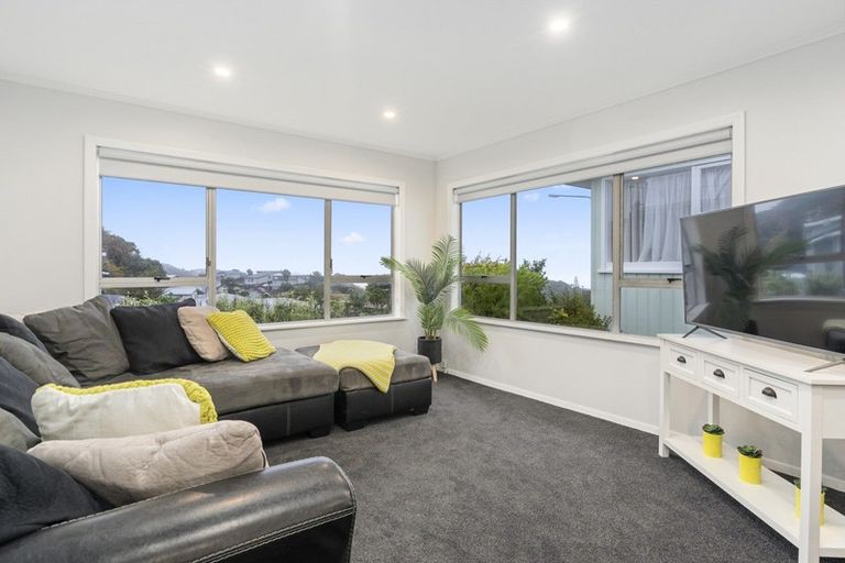 Photo of property in 227 Dowse Drive, Maungaraki, Lower Hutt, 5010