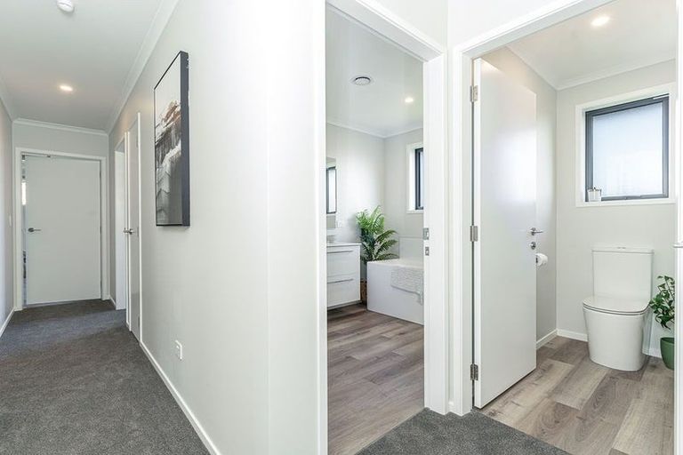 Photo of property in 37 Rhodes Street, Carterton, 5713