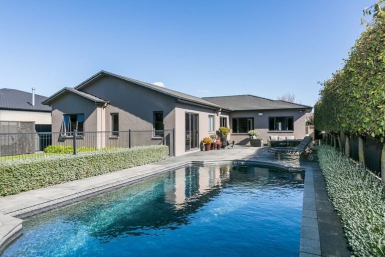 Photo of property in Heynes Place, 31 Heynes Place, Clive, 4102